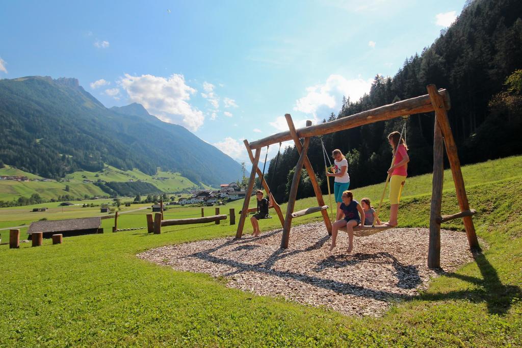 Hotel Ladestatthof Neustift im Stubaital Exterior foto
